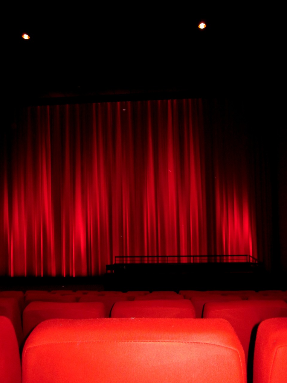cinéphile : explorez l'univers du cinéma, découvrez des critiques de films, des analyses approfondies et des recommandations incontournables pour enrichir votre expérience cinématographique. plongez dans le monde du septième art et partagez votre passion pour le fil de l'actualité cinéma.
