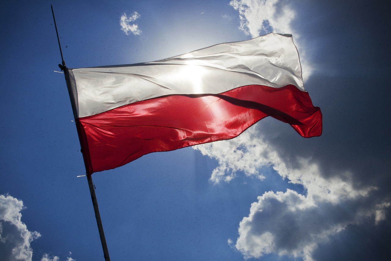 odkryj polskę - kraj o bogatej historii, pięknych krajobrazach i dynamicznej kulturze. zobacz wspaniałe miasta, malownicze wioski i fascynujące tradycje, które czynią polskę wyjątkowym miejscem do odwiedzenia.